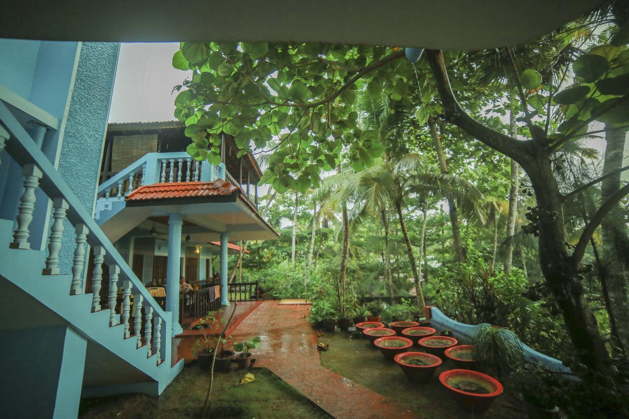 Varkala Marine Palace Exterior photo